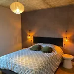 Minimalist Independant Au Calme *