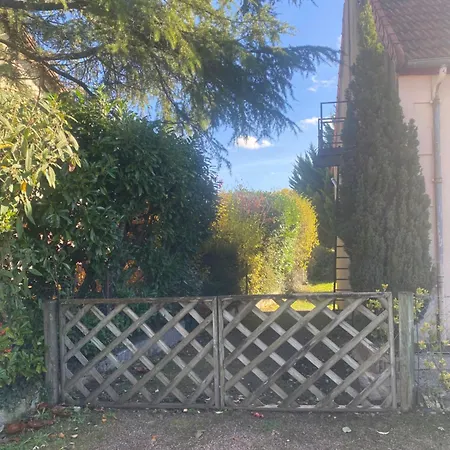 Minimalist Indépendant Au Calme * Commentry