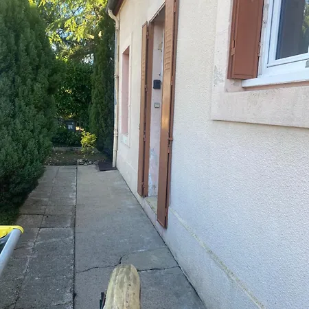 Dom wakacyjny Minimalist Independant Au Calme *